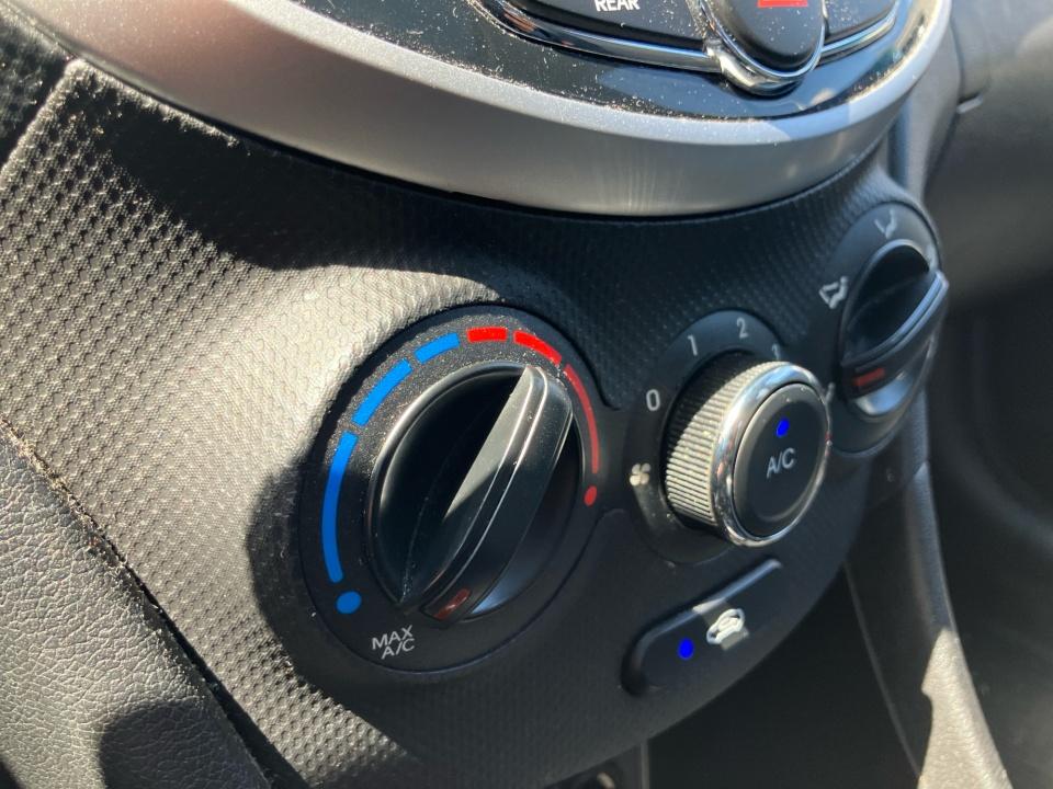2014 Hyundai ACCENT SE
