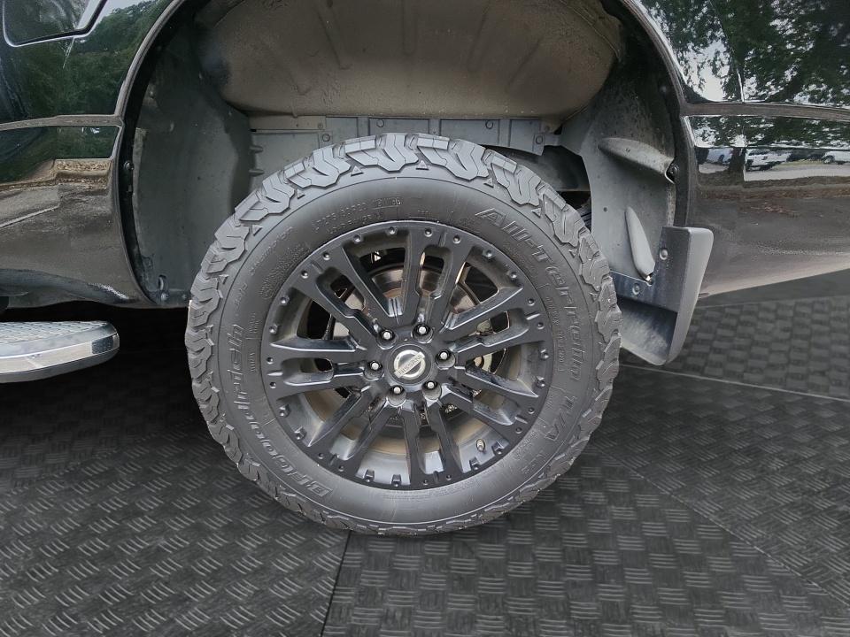 2020 Nissan TITAN SL