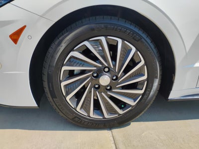 2023 Hyundai SONATA HYBRID Limited
