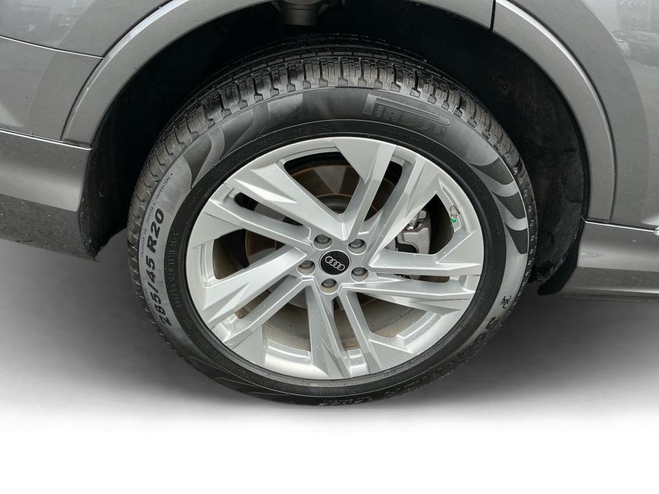 2023 Audi Q7 Premium Plus
