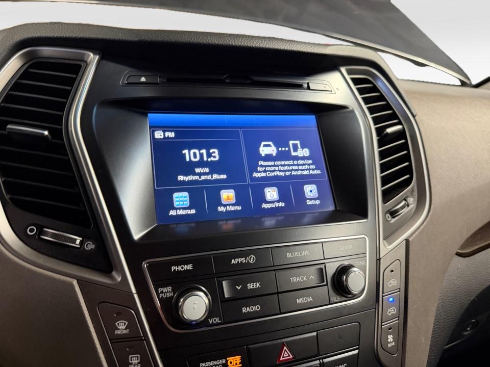 2017 Hyundai SANTA FE SE