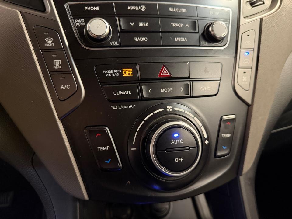 2017 Hyundai SANTA FE SE