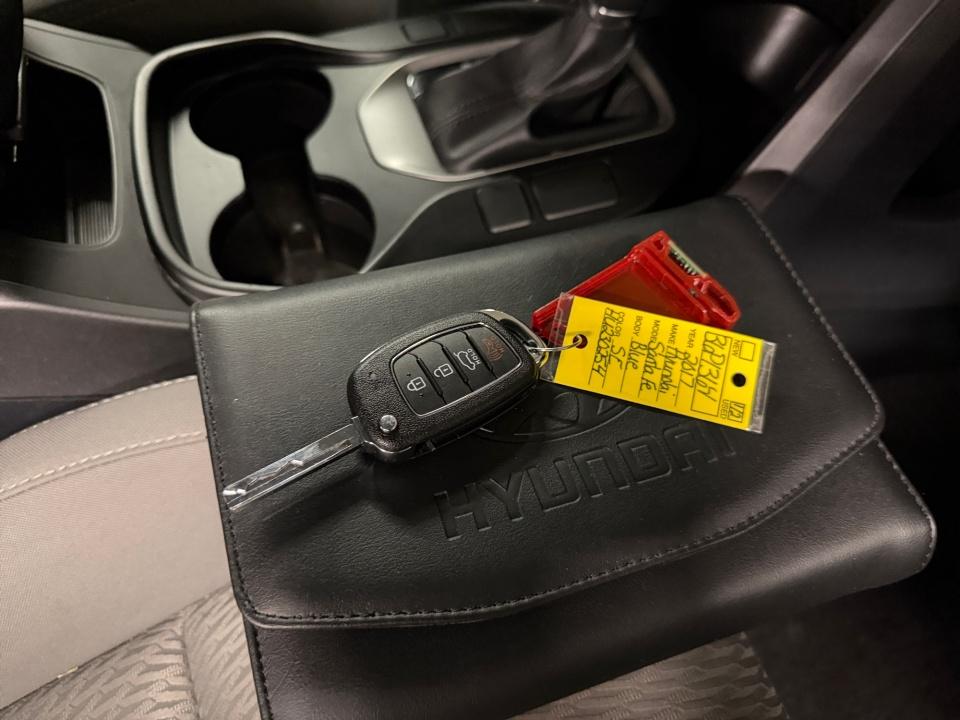 2017 Hyundai SANTA FE SE