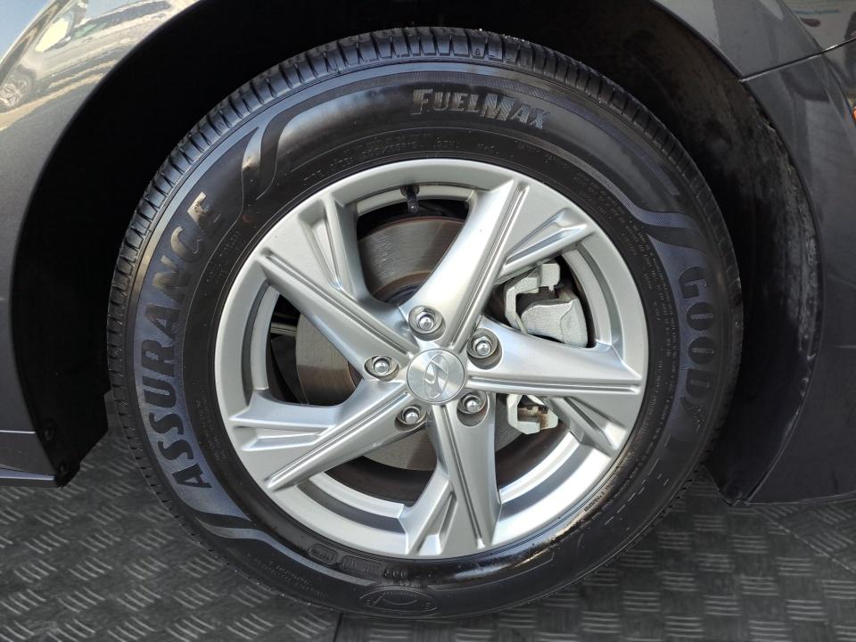 2022 Hyundai SONATA SE