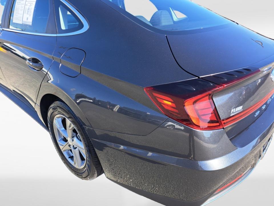 2022 Hyundai SONATA SE