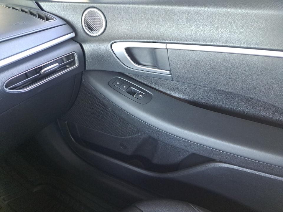 2022 Hyundai SONATA SE