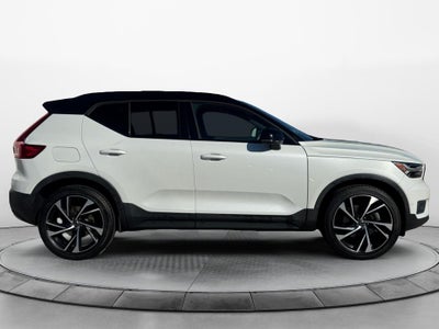 2019 Volvo XC40 R-Design