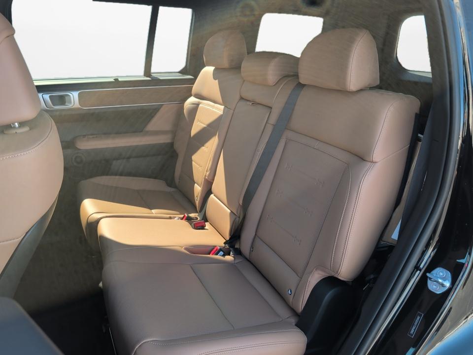 2027 Hyundai SANTA FE Limited 7P