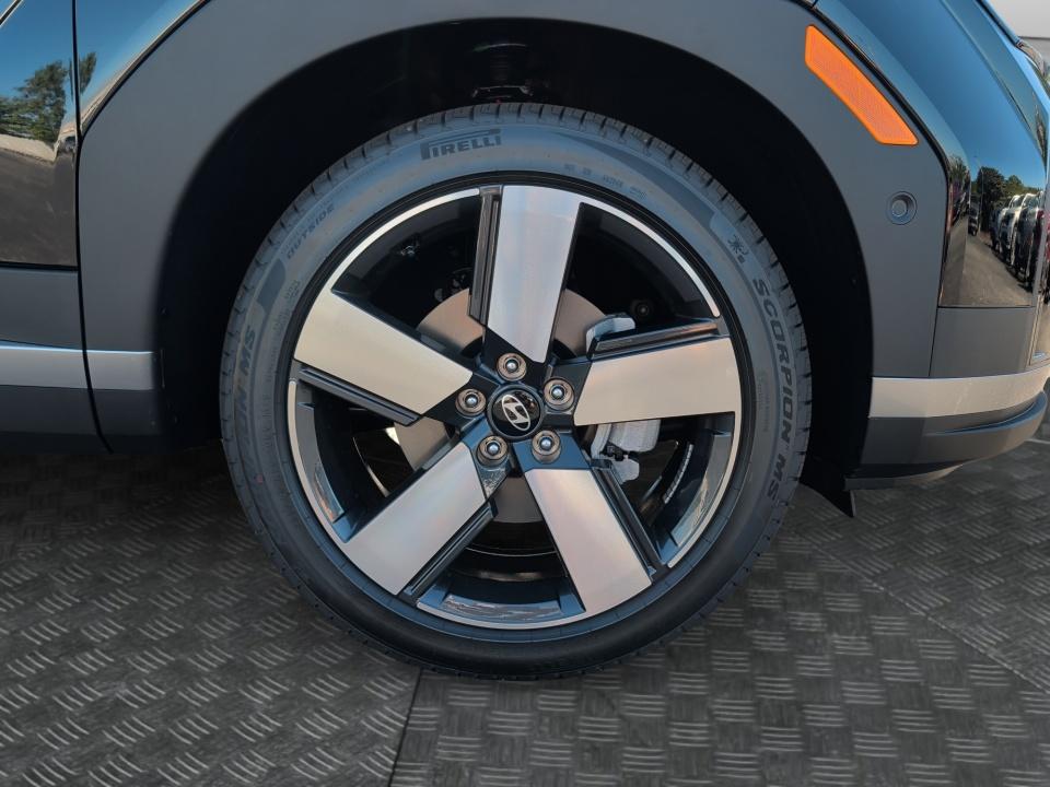 2027 Hyundai SANTA FE Limited 7P