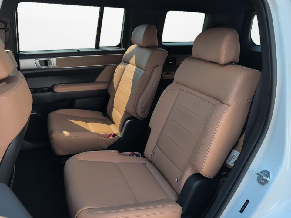 2027 Hyundai SANTA FE Limited 6P