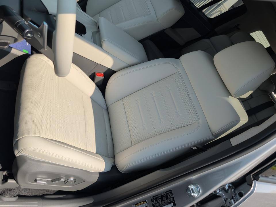 2027 Hyundai SANTA FE Limited 7P