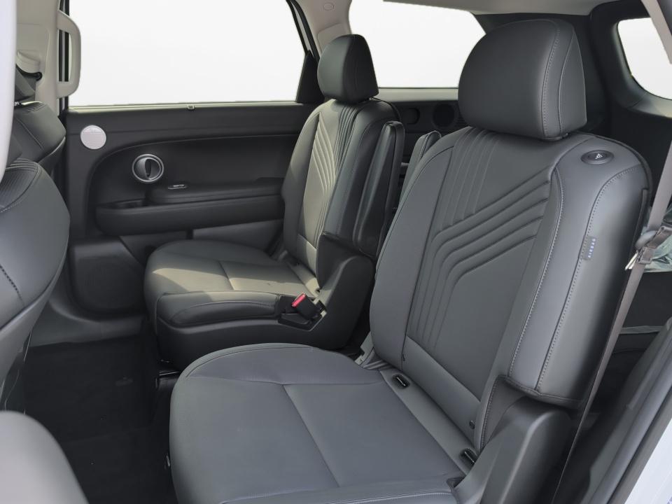2027 Hyundai PALISADE SEL 7P